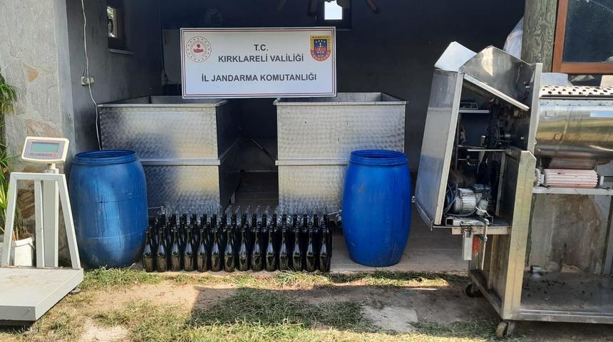 Kırklareli'nde 1500 litre kaçak içki ele geçirildi