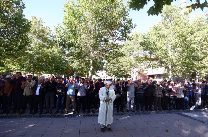 Eski Dünya Müslüman Alimler Birliği Başkanı Yusuf el-Karadavi için gıyabi cenaze namazı kılındı G2