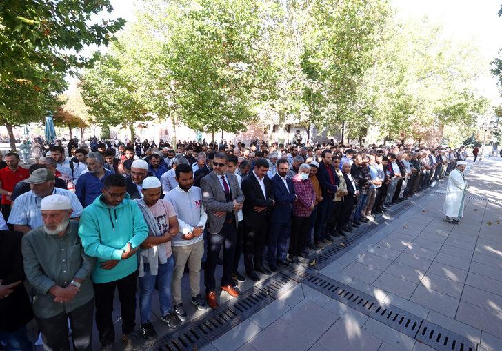 Eski Dünya Müslüman Alimler Birliği Başkanı Yusuf el-Karadavi için gıyabi cenaze namazı kılındı G5