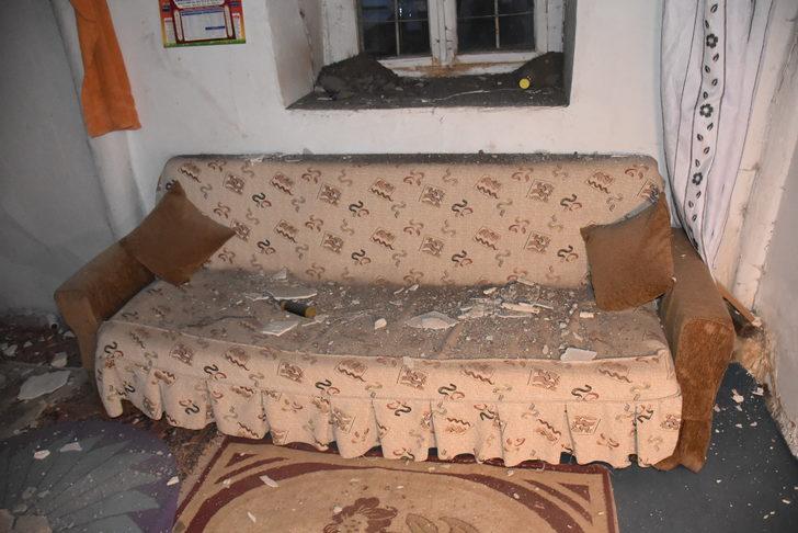 GÜNCELLEME - Ardahan'daki depremde taş yapılı bazı evlerin duvarları yıkıldı, 1 kişi yaralandı G5