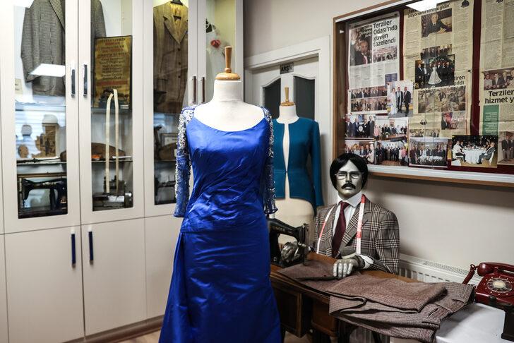 Hülya Koçyiğit, Terzi Müzesi'ne kıyafetini bağışladı G4