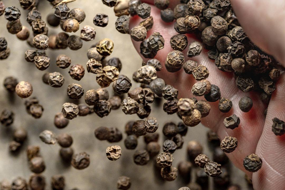 Binlerce yıl &ouml;nce ila&ccedil; olarak kullanılıyordu... Mucizevi faydalarını herkes unuttu: Kuru &ouml;ks&uuml;r&uuml;ğ&uuml; bı&ccedil;ak gibi keser