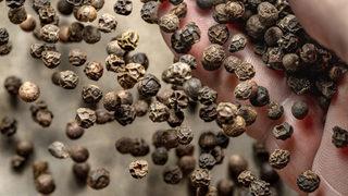 Binlerce yıl önce ilaç olarak kullanılıyordu... Mucizevi faydalarını herkes unuttu: Kuru öksürüğü bıçak gibi keser