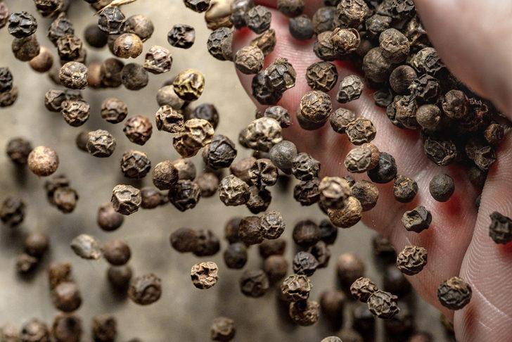 Binlerce yıl önce ilaç olarak kullanılıyordu... Mucizevi faydalarını herkes unuttu: Kuru öksürüğü bıçak gibi keser G4