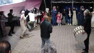 Düğünde panik anları! Halay çekenleri kurtarayım derken... O anlar kamerada