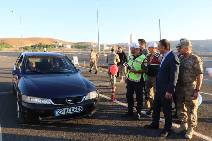Siirt'te hız sınırını aşan sürücülere trafik kazalarıyla ilgili kamu spotu izletildi G1