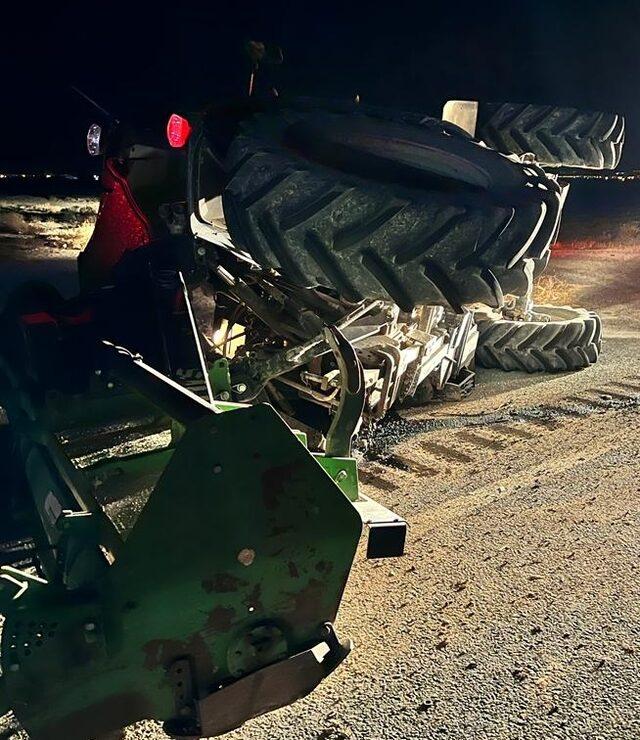 Aksaray'da otomobilin traktöre arkadan çarptığı kazada 3 kişi yaralandı