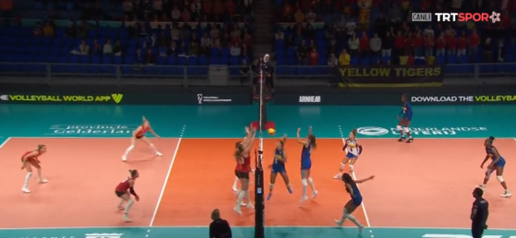 Belçika-İtalya maçında skandal hata! Maçın hakemi bile şaştı kaldı... G1