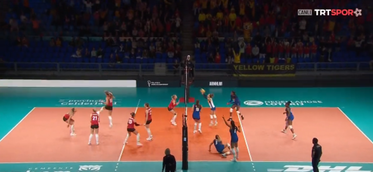 Belçika-İtalya maçında skandal hata! Maçın hakemi bile şaştı kaldı... G5