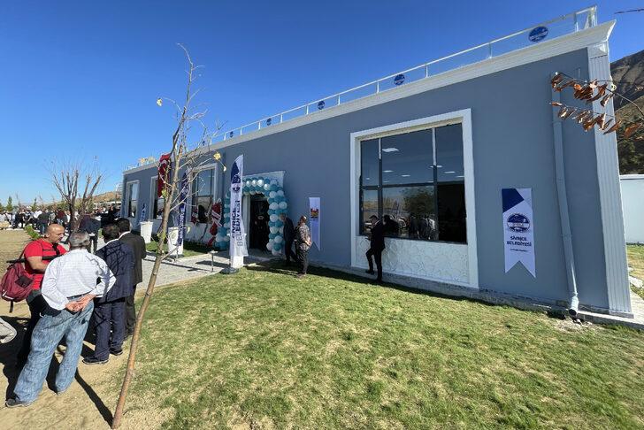 Zeytinburnu Belediyesince Sivrice'ye kazandırılan kültür ve kongre merkezi açıldı G3