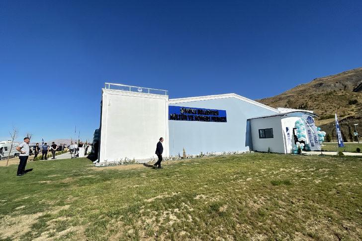 Zeytinburnu Belediyesince Sivrice'ye kazandırılan kültür ve kongre merkezi açıldı G4