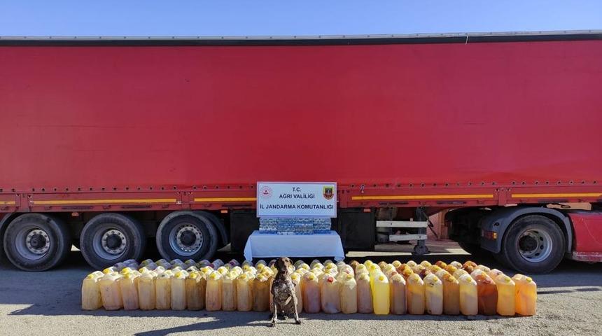 Ağrı'da durdurulan tırda gümrük kaçağı akaryakıt ve sigara ele geçirildi