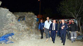 GÜNCELLEME 2- Ardahan'daki depremde taş yapılı bazı evlerin duvarları yıkıldı, 1 kişi yaralandı