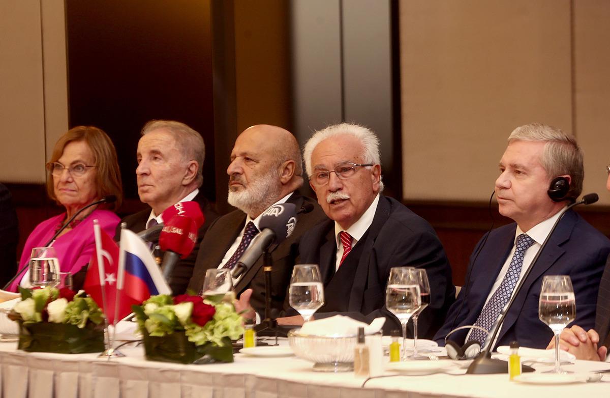 Vatan Partisi Genel Başkanı Perin&ccedil;ek'ten Rus bakan onuruna akşam yemeği