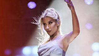 İrem Derici'den Elazığ konserinin iptal kararına tepki:  Sevenlerimle arama giremezsiniz