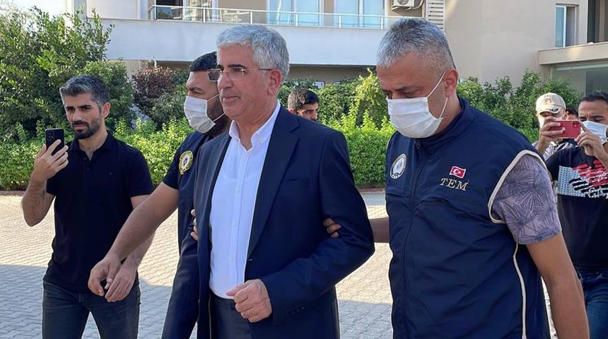 Mersin'de terör operasyonu! Büyükşehir belediyesi daire başkanına gözaltı