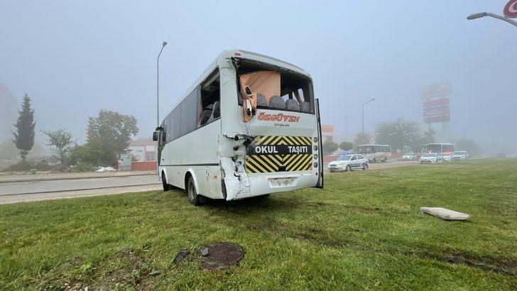 Edirne'de iki servis minibüsünün çarpıştığı kazada 20 kişi hafif yaralandı G2