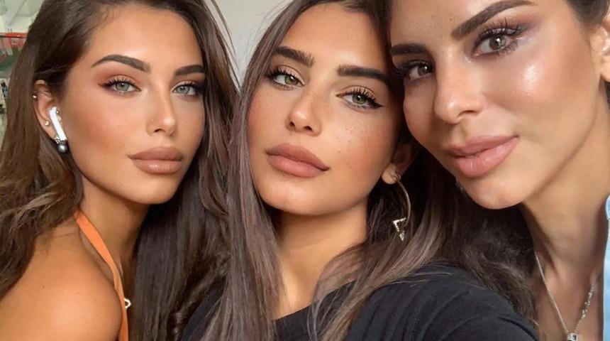 Hangisi anne? S&uuml;rekli &uuml;&ccedil;&uuml;z sanılıyorlar: ''İkiz kızları olan seksi bir anneyim''