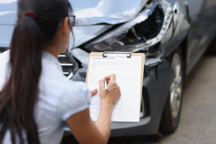 Trafik sigortası hasar ödemesi kime yapılır? Kaza sonrası zorunlu trafik sigortası nasıl ödeme yapar?