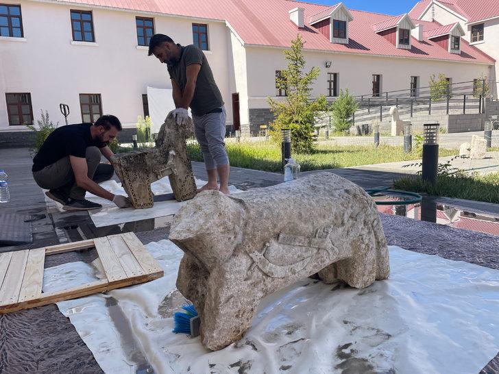 Tunceli'de kırık halde bulunan 500 yıllık mezar taşları onarılıp korumaya alındı G2