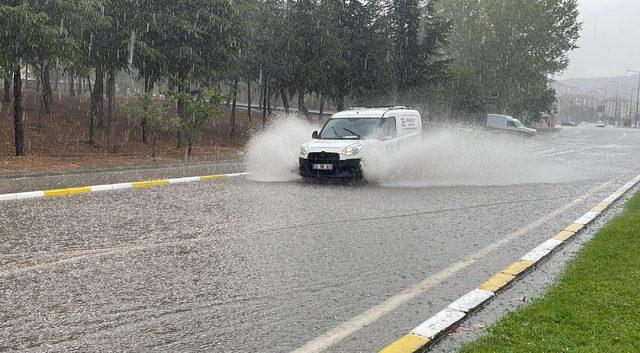 Balıkesir'de sağanak etkili oldu