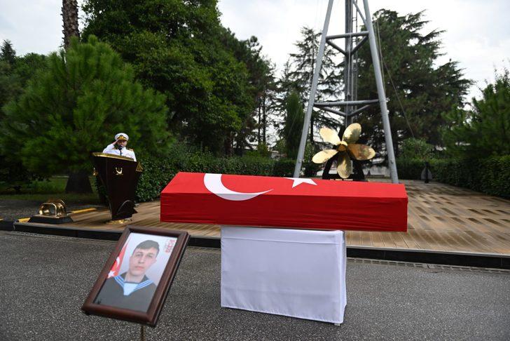 Gölcük Tersane Komutanlığındaki iş kazasında şehit olan asker için tören düzenlendi G4