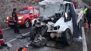 Muğla'da kamyonetin çekiciye çarptığı kazada 1 kişi öldü