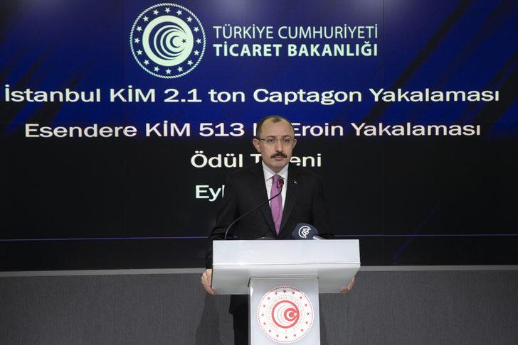 Bakan Muş, uyuşturucu yakalamalarında başarı gösteren muhafaza memurlarına ödül verdi: G3