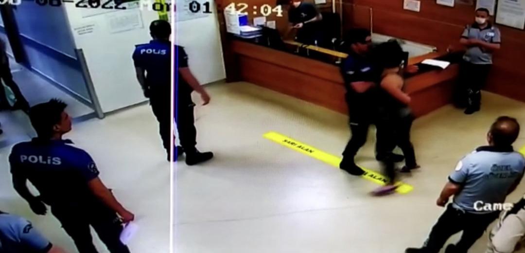 'Kardeşlerimden dayak yiyorum' deyip polise sığındı, polisin burnunu kırdı