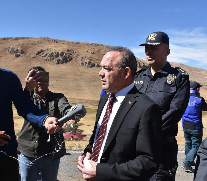 Ardahan Valisi Öner, depremden etkilenen köylerde inceleme yaptı: G4