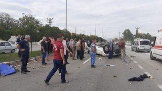 Samsun'da devrilen pikaptaki 2 kişi yaralandı