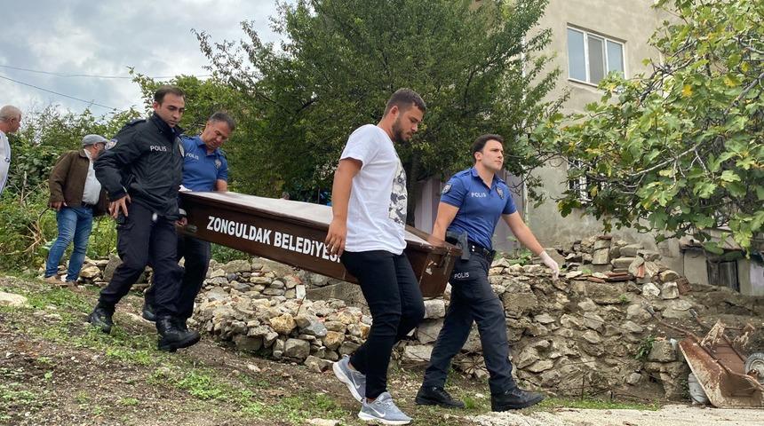 Zonguldak'ta evinde çıkan yangında dumandan etkilenen yaşlı kadın öldü