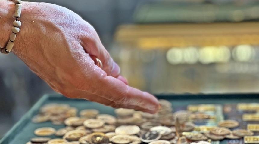 Altın fiyatları için Kapalıçarşı esnafından tahmin! ‘Şimdi alım fırsatı, sene sonunda…’ Gram ve Cumhuriyet altını…