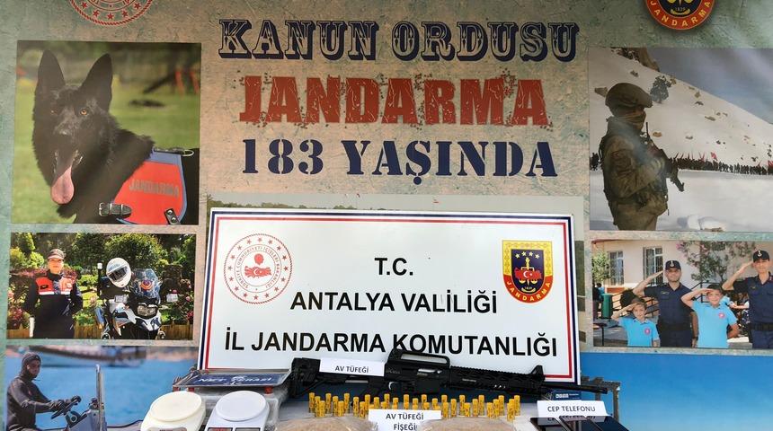 Antalya'da uyuşturucu operasyonunda 5 ş&uuml;pheli yakalandı