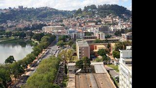 Madagaskar'da yolcu taşıyan TIR devrildi: 47 ölü