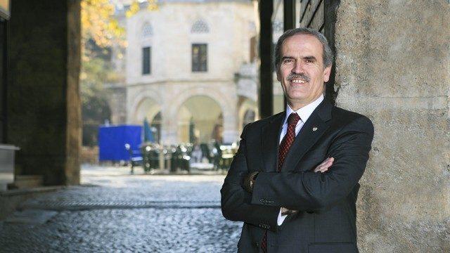 AKP’li Bursa Belediye Başkanı Altepe kendi yönettiği troll hesabından kendisine övgüler yağdırdı