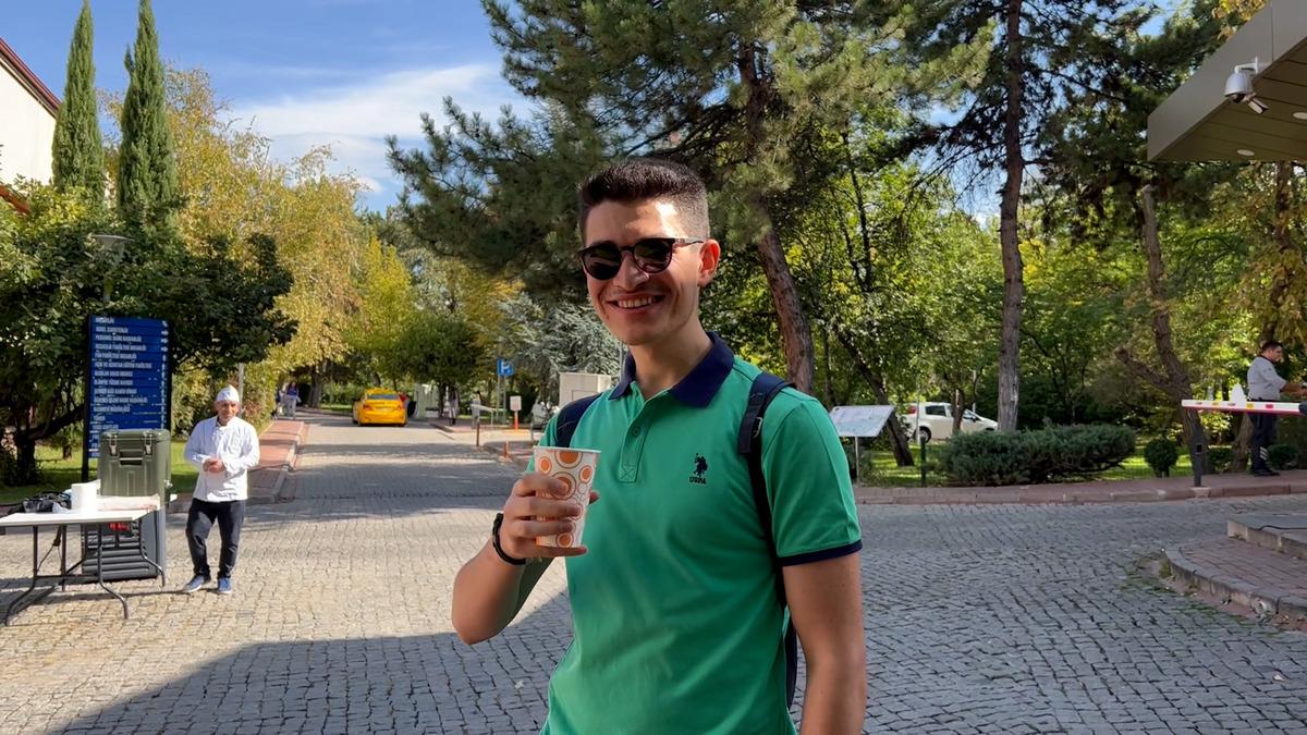 Ankara &Uuml;niversitesinden &ouml;ğrencilere &ccedil;orba ikramı