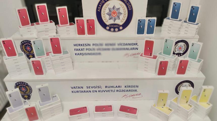 Kocaeli'de cep telefonu hırsızlığı iddiasıyla 4 zanlı tutuklandı