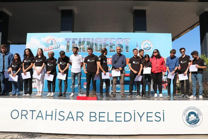 TEKNOFEST KARADENİZ'de ikinci olan Ortahisar Belediyesi Creatiny Roket Takımı ödüllendirildi G5