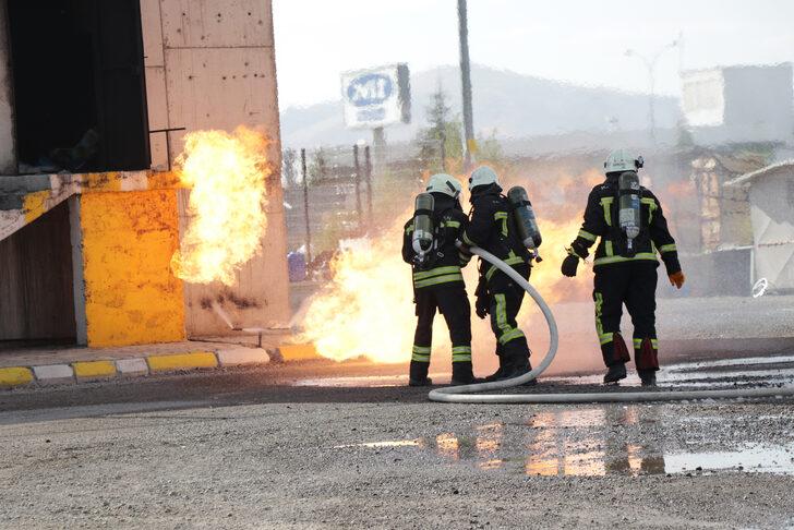 Kayseri'de öğrencilerin de katılımıyla deprem ve yangın tatbikatı yapıldı G1