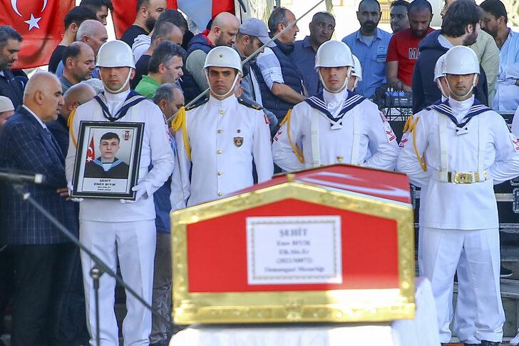 Kocaeli'ndeki iş kazasında şehit olan asker son yolculuğuna uğurlandı G3