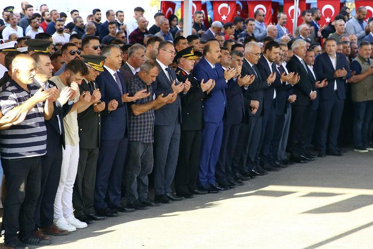 Kocaeli'ndeki iş kazasında şehit olan asker son yolculuğuna uğurlandı G4