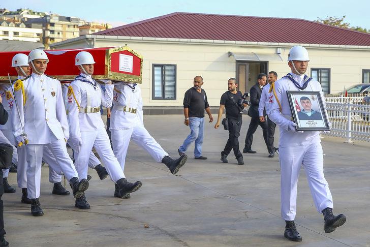 Kocaeli'ndeki iş kazasında şehit olan asker son yolculuğuna uğurlandı G5