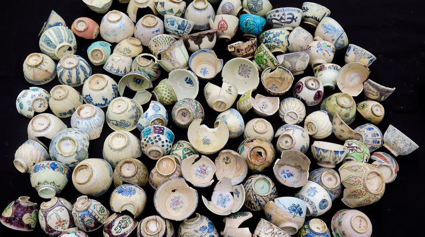 Antik Smyrna Agorası'nda Osmanlı Dönemi'nden kalma fincanlar bulundu