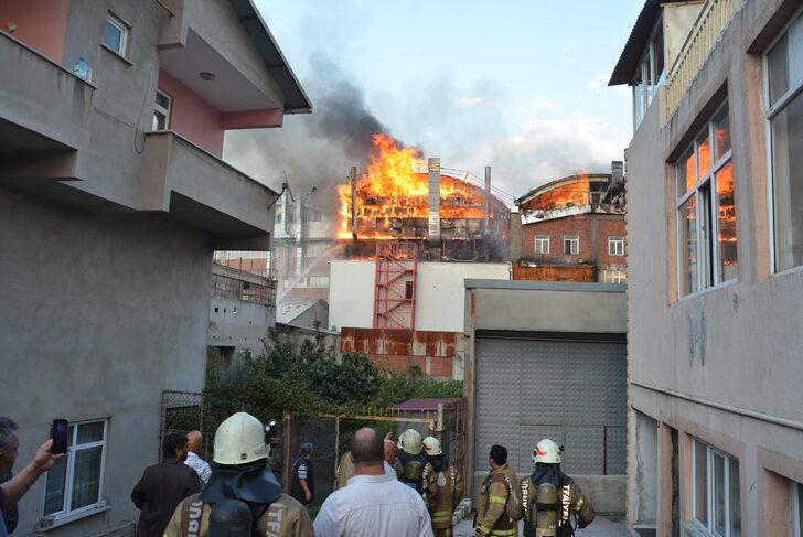 GÜNCELLEME - Sultanbeyli'de tencere imalathanesinde yangın çıktı G4