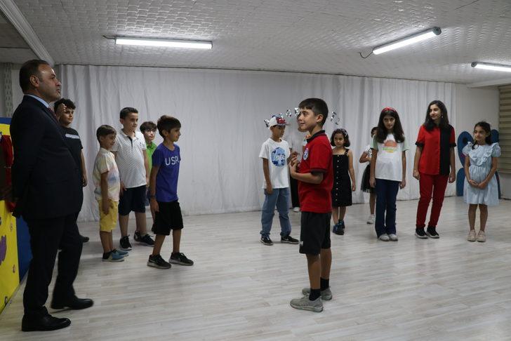 Batman'da drama yöntemi ile İngilizce eğitimi alan 19 çocuk sertifika aldı G4