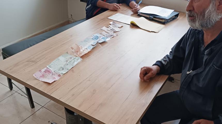 Sivas'ta dilenirken yakalanan kişinin koltuk değneğinden 730 lira çıktı