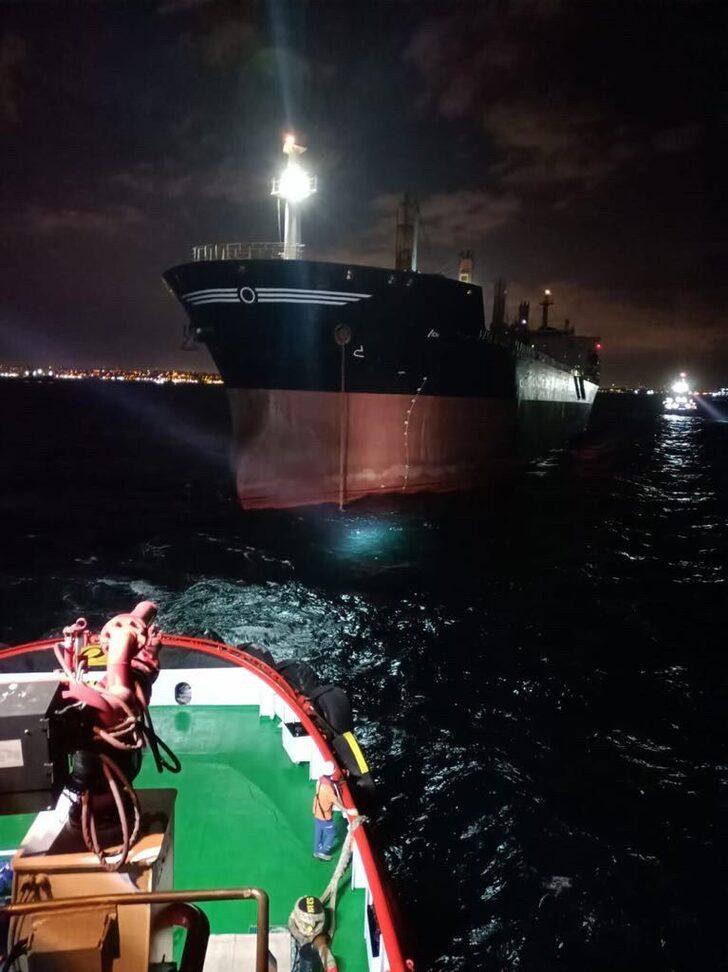 GÜNCELLEME 2 - İstanbul Boğazı gemi trafiği güney-kuzey yönlü olarak açıldı