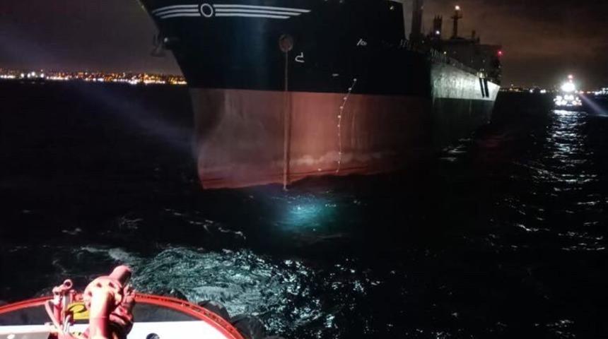 GÜNCELLEME 2 - İstanbul Boğazı gemi trafiği güney-kuzey yönlü olarak açıldı