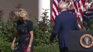 Biden'a ne oluyor? Çok konuşulacak bir hareket daha! Yine kafası karıştı